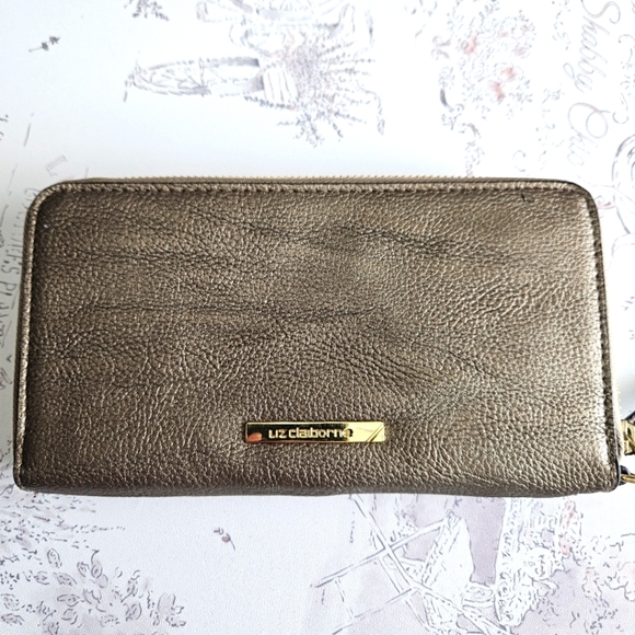 Liz Claiborne Metallic Wallet - Picture 1 of 6